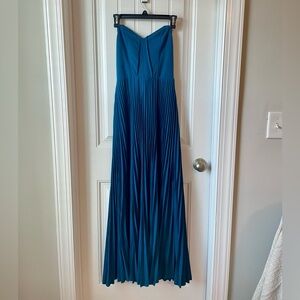 Elegant Teal Strapless Ruched Waist Pleated Gown